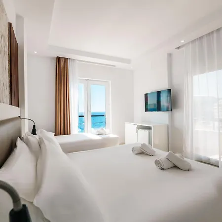 Helia & Penthouses At Santa Bay 4* Sarandë