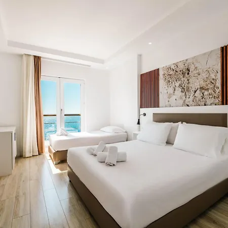 Helia & Penthouses At Santa Bay アパートホテル Sarandë