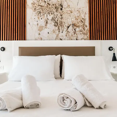 Helia & Penthouses At Santa Bay 4*
