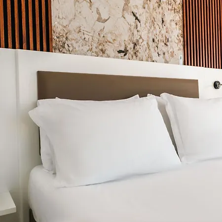 Ξενοδοχείο Helia & Penthouses At Santa Bay