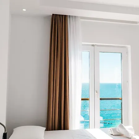 Hotel Helia & Penthouses At Santa Bay Saranda