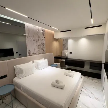 Helia & Penthouses At Santa Bay Hotel Sarandë
